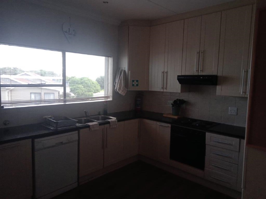 5 Bedroom Property for Sale in Paradise Beach Eastern Cape